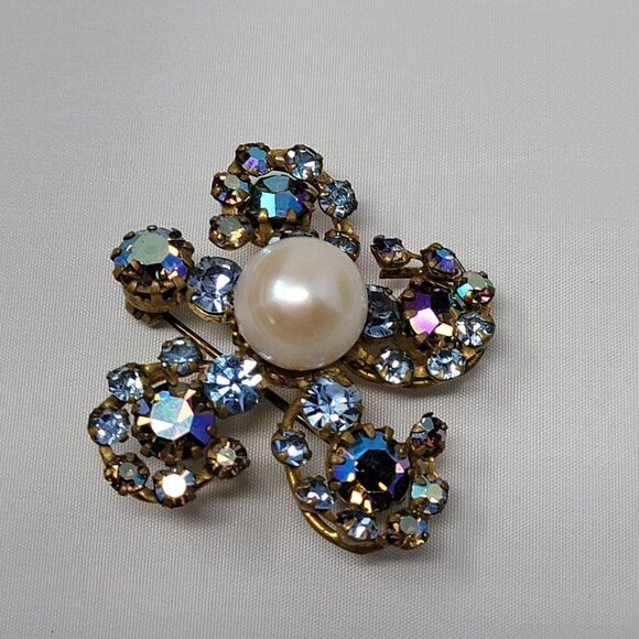 Vintage Signed Austrian Crystal Butterfly Pin Brooch AB Blue Faux Pearl Center - Picture 9 of 9